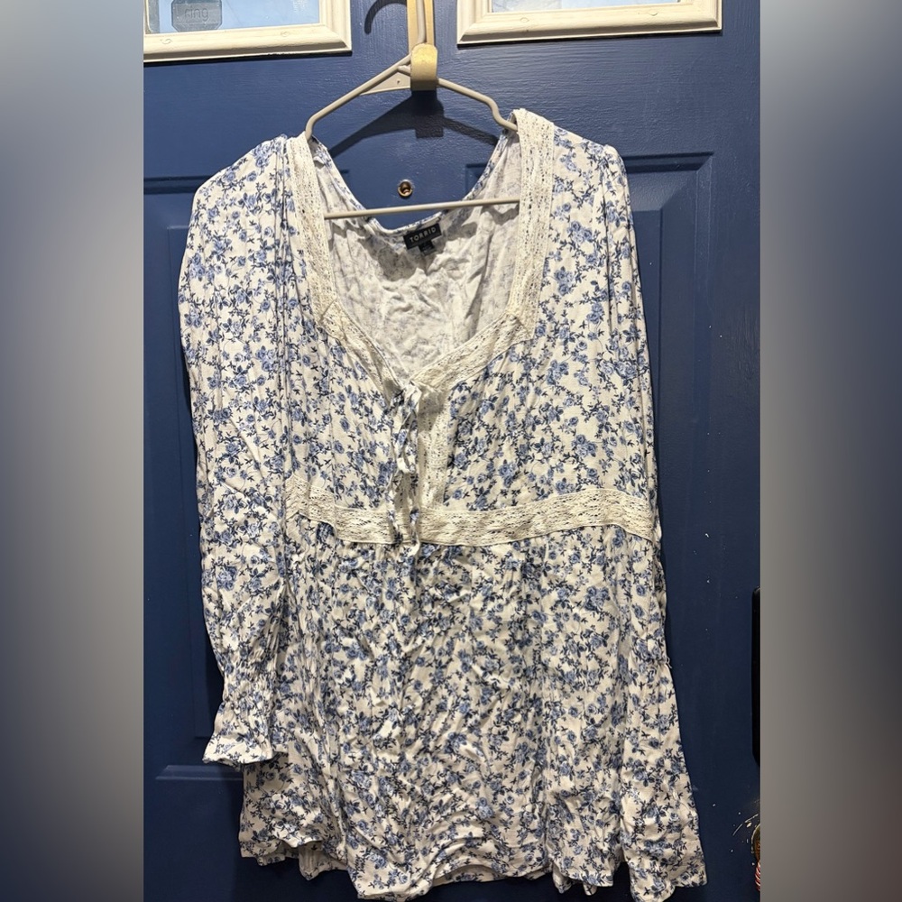 Torrid flower top